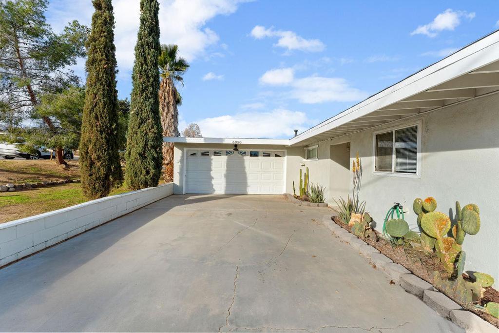Cozy Stylish Home In The Heart Of Jt Village Joshua Tree Esterno foto