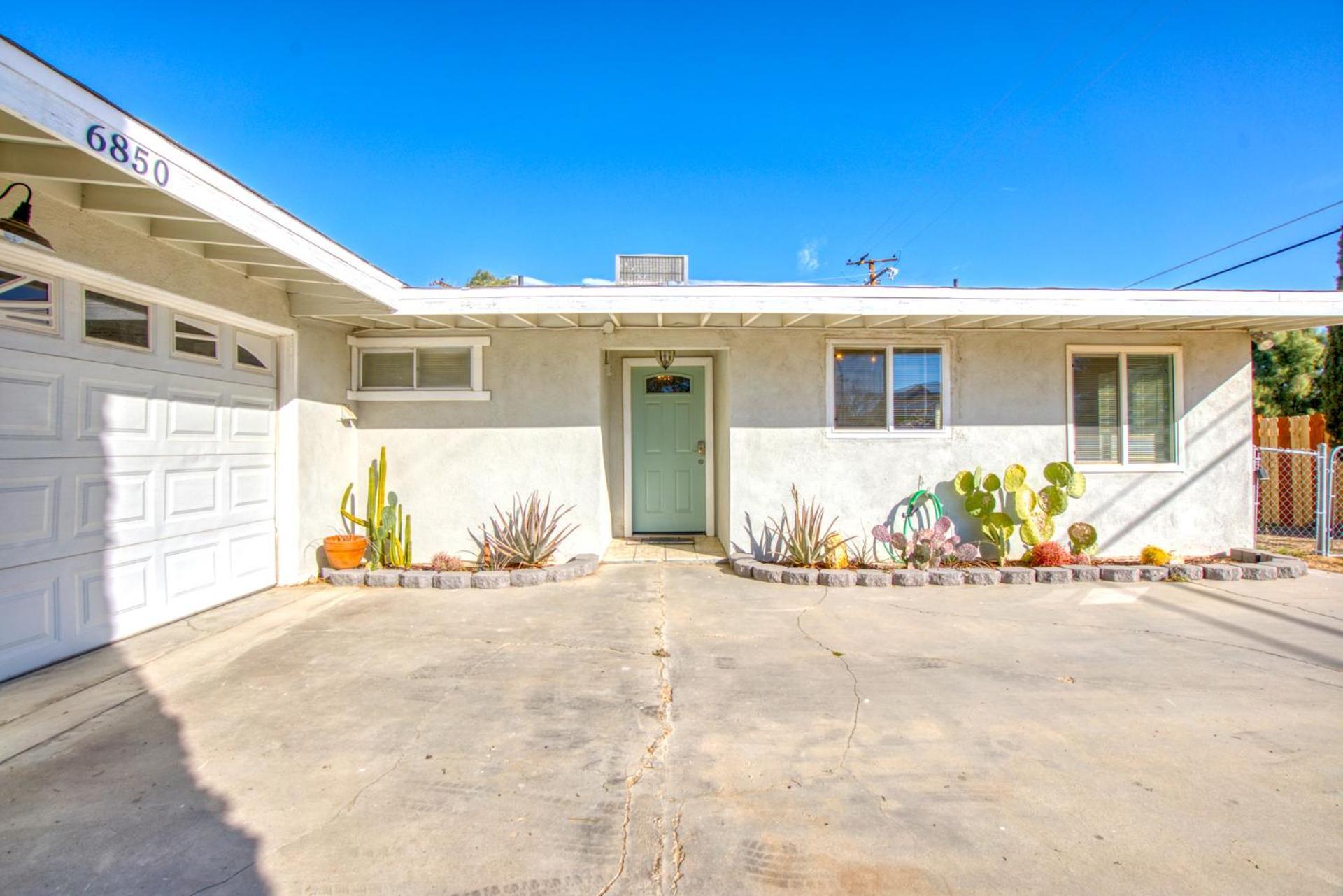 Cozy Stylish Home In The Heart Of Jt Village Joshua Tree Esterno foto