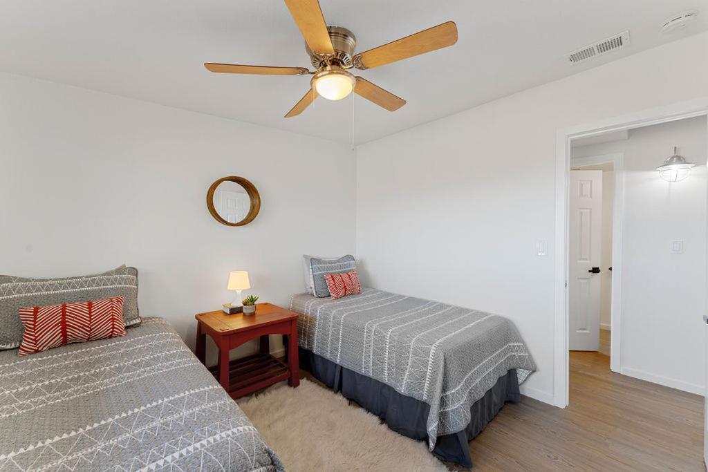 Cozy Stylish Home In The Heart Of Jt Village Joshua Tree Esterno foto